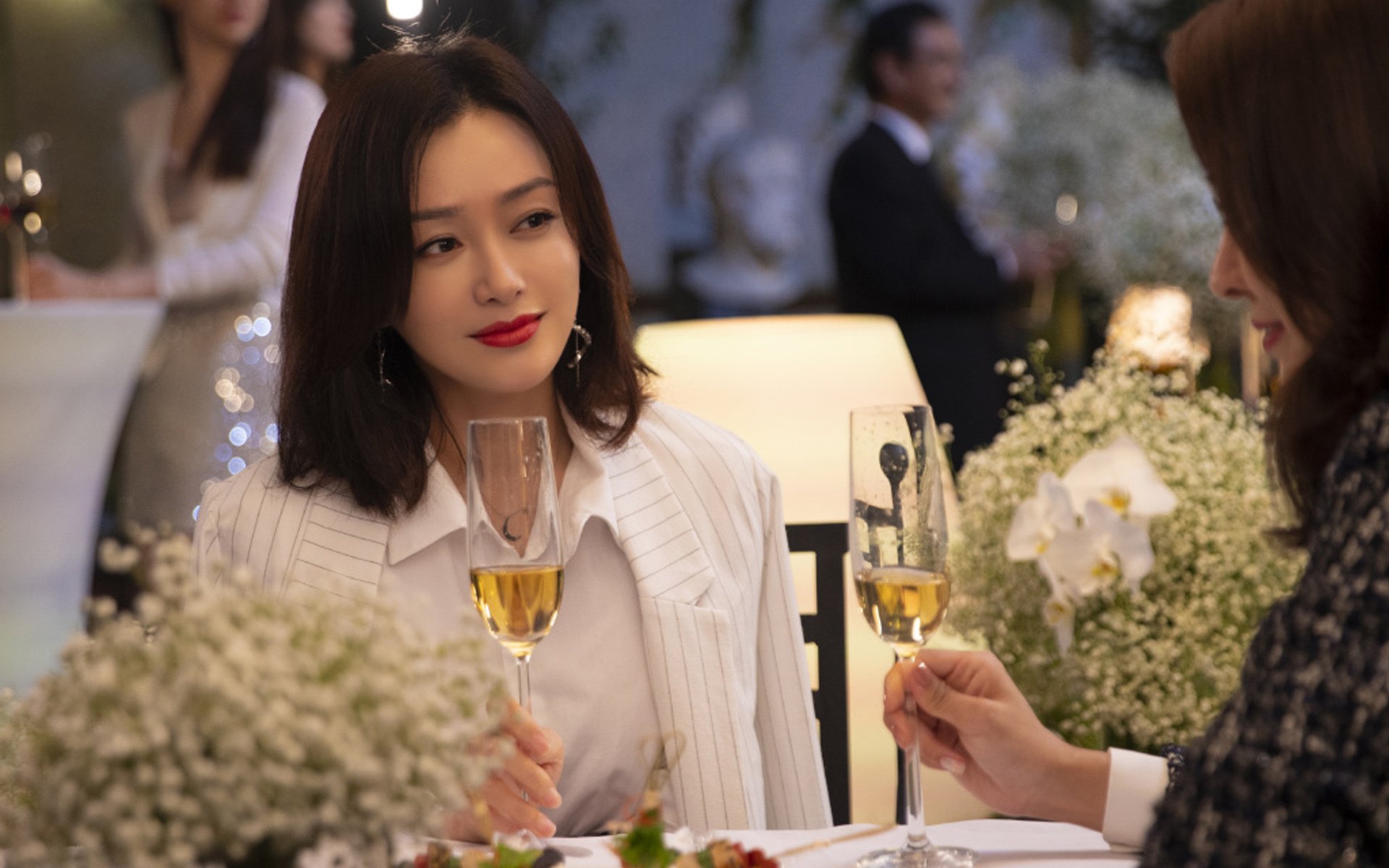 奇迹之夜，2026世界杯G组突尼斯绝杀芬兰，苏亚雷斯点燃攻守转换狂潮